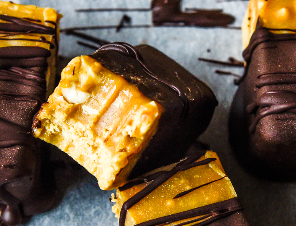 Quick and Easy Snickers Protein Bars