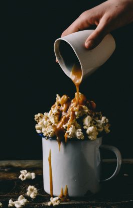 Almost Instant Caramel Popcorn